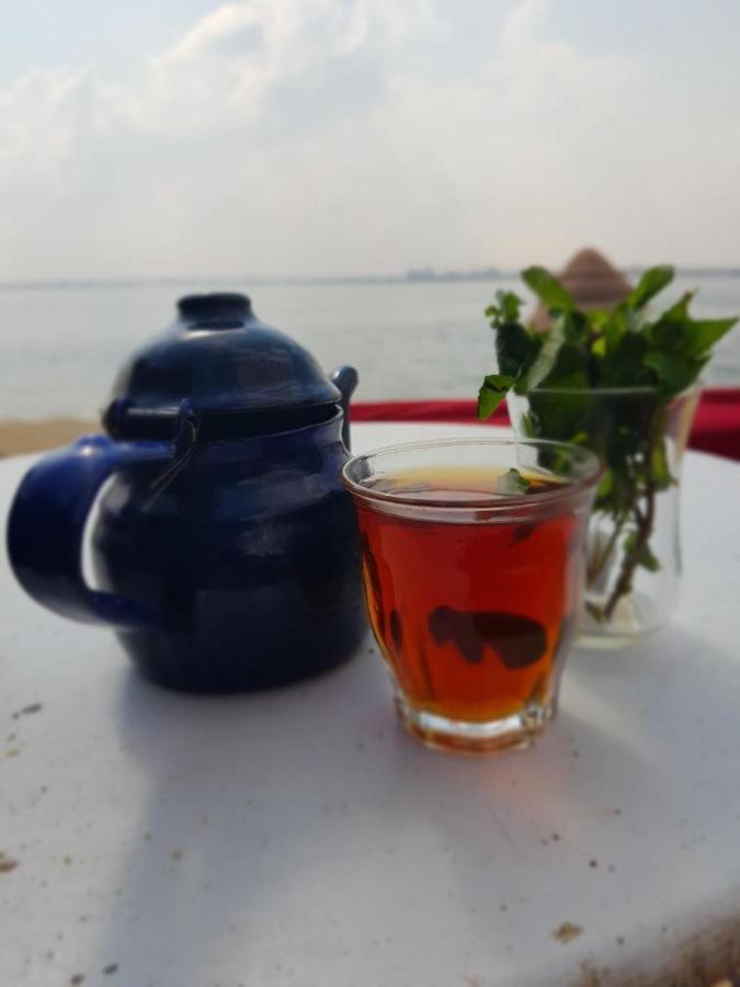 Falak Taba Buitenkant foto